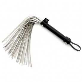 Серебристая многохвостая плетка Satin Flogger - 37,5 см.